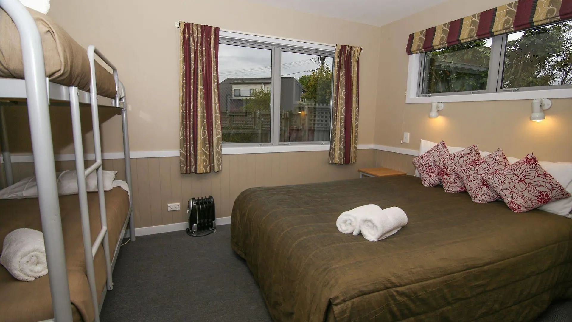 Amber Kiwi Holiday Park & Motels Christchurch