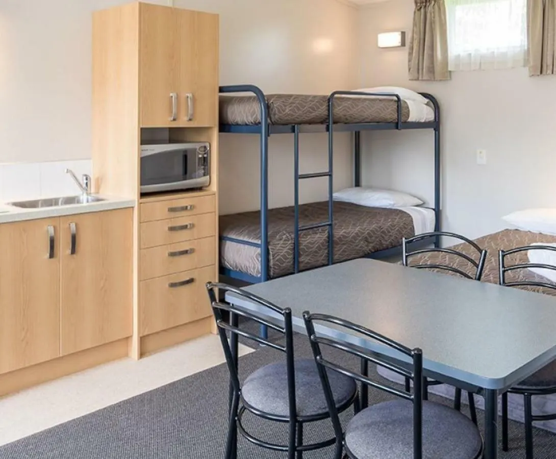Amber Kiwi Holiday Park & Motels Christchurch 4*,